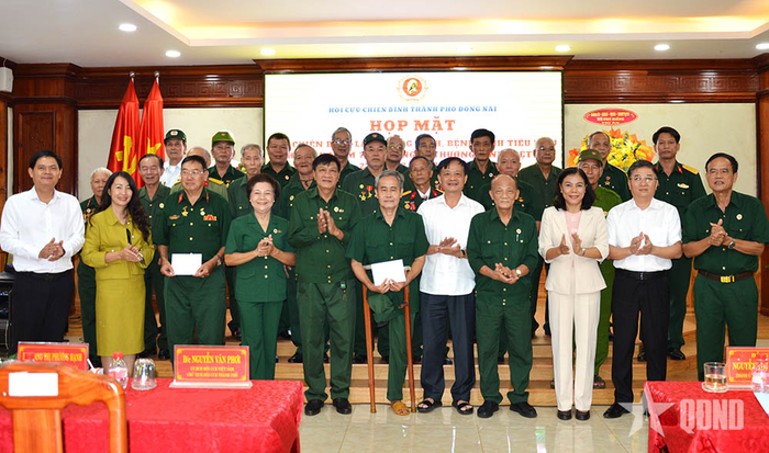 Các đại biểu tại chương trình.