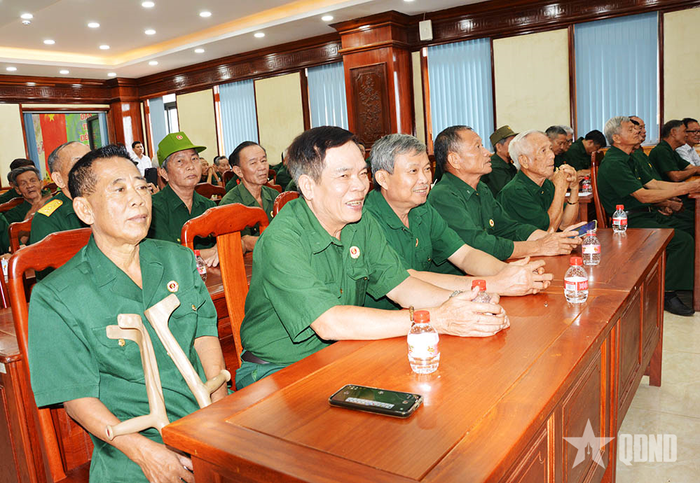 Các thương binh, cựu chiến binh dự họp mặt. 