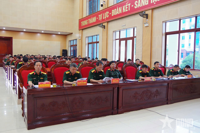 Các đại biểu dự lễ phát động.