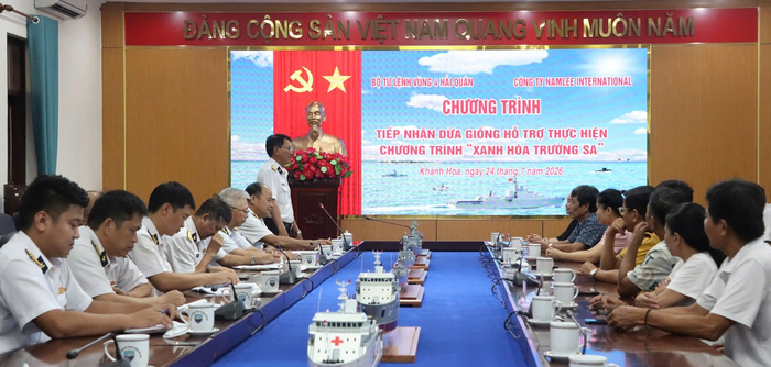 Quang cảnh hoạt động tiếp nhận.