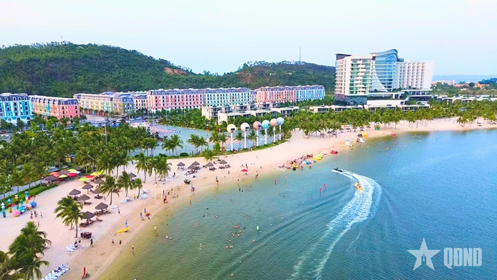 Khu Du lịch Quốc tế Đồi Rồng. 