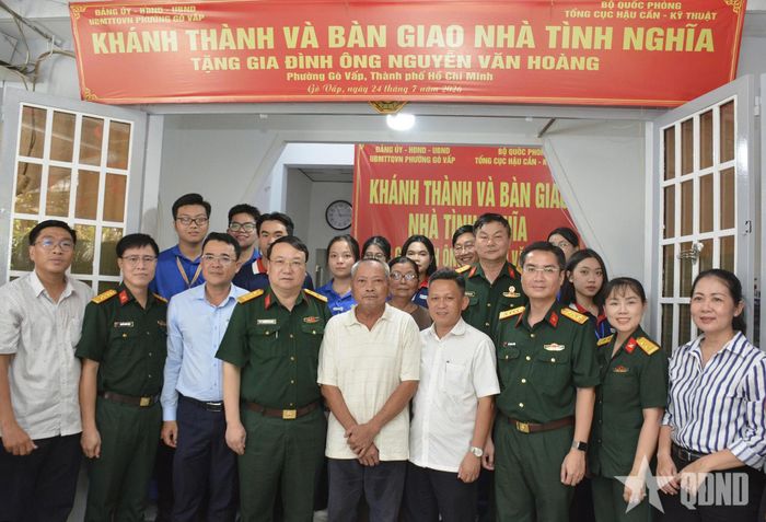 Các đại biểu tại chương trình.