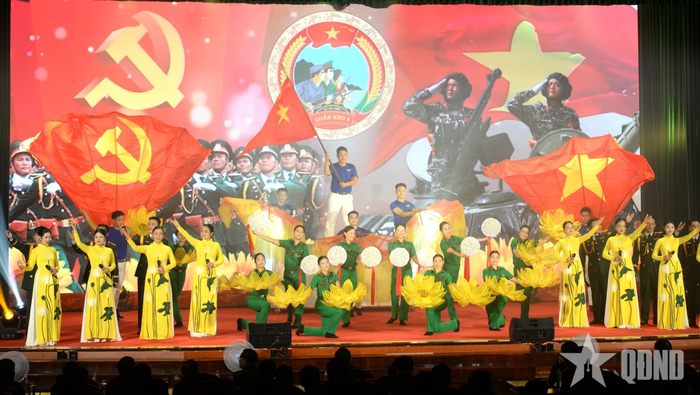  Chương trình văn nghệ chào mừng. 