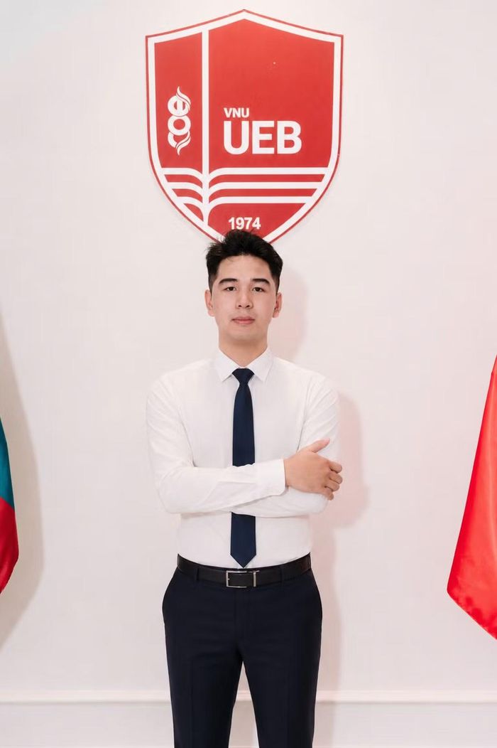Bên cạnh việc duy trì GPA 3.88, Trường Giang tích cực tham gia các cuộc thi học thuật, giao dịch tài chính quốc tế và nhiều hoạt động Đoàn - Hội để tích lũy kinh nghiệm thực tiễn.