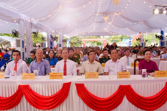  Đại biểu tham dự Lễ kỷ niệm 79 năm Ngày Thương binh - Liệt sĩ tại xã Châu Pha 