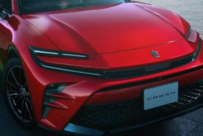 Trong khi đó, phiên bản Platinum tiếp tục sử dụng hệ truyền động Hybrid Max với động cơ xăng 4 xi-lanh, tăng áp, dung tích 2.4L, duy trì công suất tối đa 340 mã lực và mô-men xoắn cực đại 542 Nm như phiên bản trước. Toàn bộ các phiên bản đều được trang bị hệ dẫn động bốn bánh AWD.