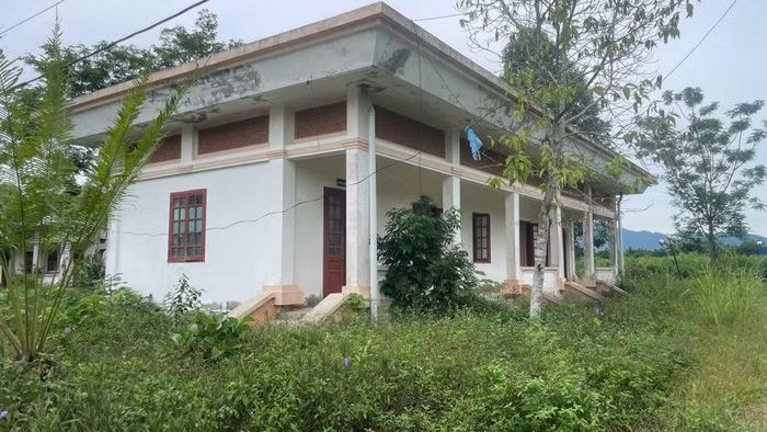 Công trình khu trung tâm bỏ hoang xuống cấp.
