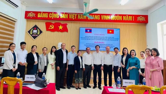 Hoạt động góp phần vun đắp tình hữu nghị đặc biệt Việt Nam – Lào thông qua hợp tác trong lĩnh vực giáo dục.