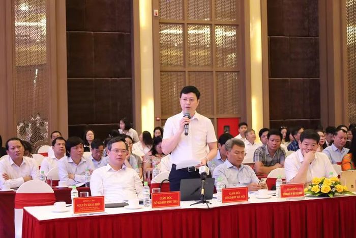Giám đốc Sở GD&amp;ĐT Hà Nội Nguyễn Văn Hiền phát biểu.
