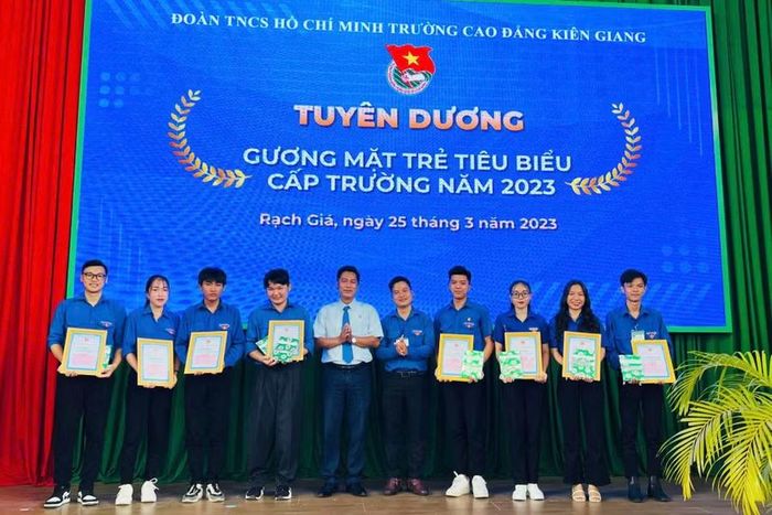 Thanh Trung đạt nhiều thành tích đáng tự hào khi còn là sinh viên.