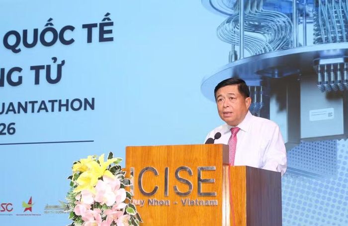 Nguyên Phó Thủ tướng Chính phủ Nguyễn Chí Dũng phát biểu tại lễ khai mạc. Ảnh: Ngọc Minh.
