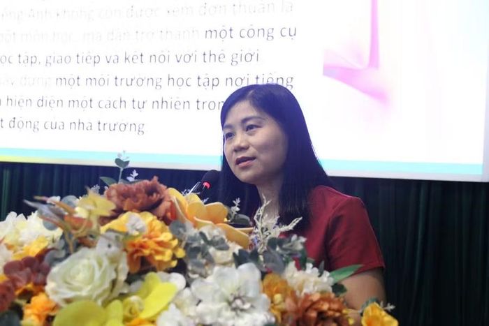 TS Nguyễn Thị Ngọc Quỳnh tham luận tại hội thảo.