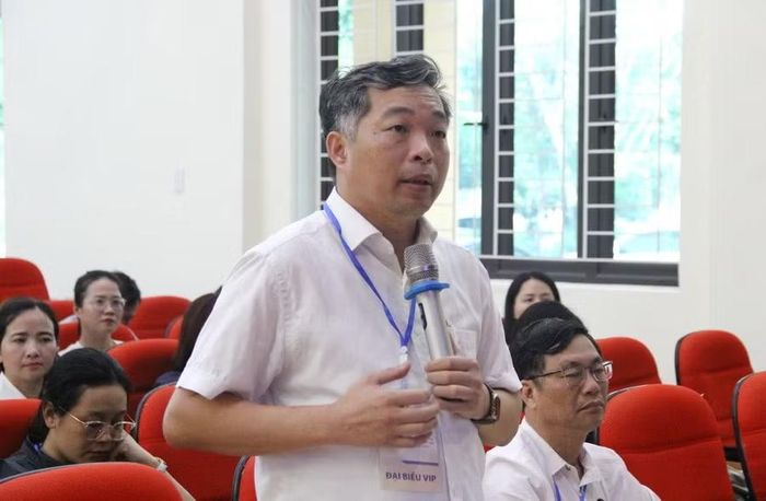 GS.TS Trần Trung, Phó Chủ tịch Thường trực Hội đồng Khoa học và Công nghệ Bộ Dân tộc và Tôn giáo; Thư ký Hội đồng Giáo sư ngành Khoa học giáo dục trao đổi tại hội thảo.
