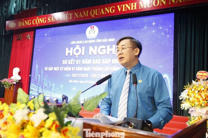 Ông Thạch Văn Chung - Chủ tịch Liên đoàn Lao động tỉnh Bắc Ninh phát biểu tại chương trình.