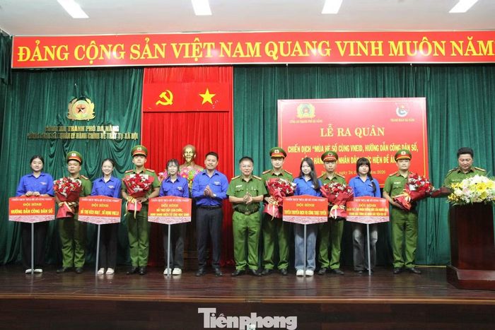 Ra mắt 5 đội hình tình nguyện trong Chiến dịch "Mùa hè số cùng VNeID".
