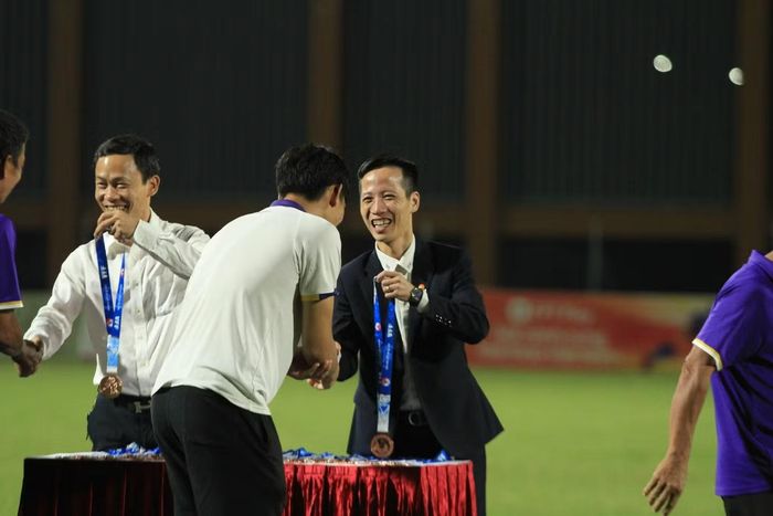 Theo lịch thi đấu, trận chung kết Giải U21 Quốc gia 2026 – Cúp FPT Play giữa U21 SLNA và U21 Thể Công Viettel sẽ diễn ra lúc 16h00 ngày 25/7 trên sân Trung tâm Đào tạo bóng đá trẻ PVF.