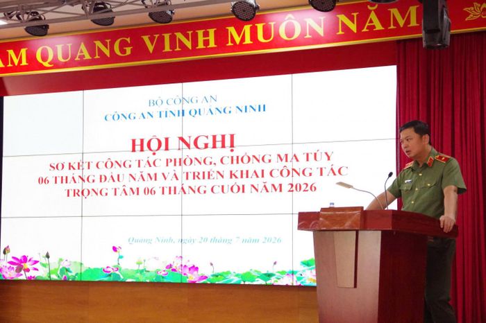 Thiếu tướng Nguyễn Tiến Trung, Ủy viên Ban Thường vụ Tỉnh ủy, Bí thư Đảng ủy, Giám đốc Công an tỉnh phát biểu chỉ đạo tại hội nghị.