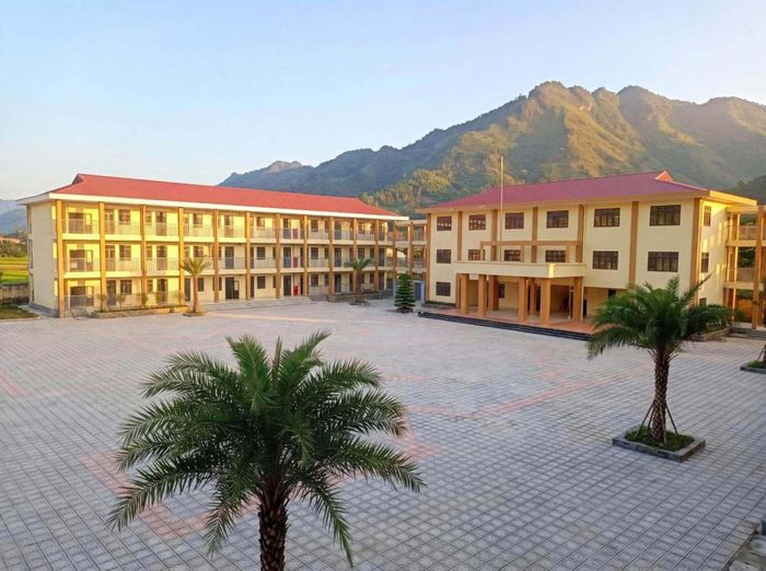 Trường Phổ thông nội trú liên cấp Tiểu học và THCS xã Pa Tần (Lai Châu) sẵn sàng cho năm học mới. Ảnh: Trang thông tin xã Pa Tần