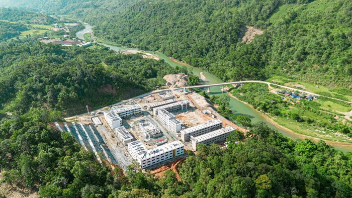 Trường Phổ thông nội trú liên cấp Tiểu học và THCS Thanh Thủy (Tuyên Quang) đang gấp rút hoàn thiện, đảm 4bảo đúng tiến độ. Ảnh: Vũ Mừng