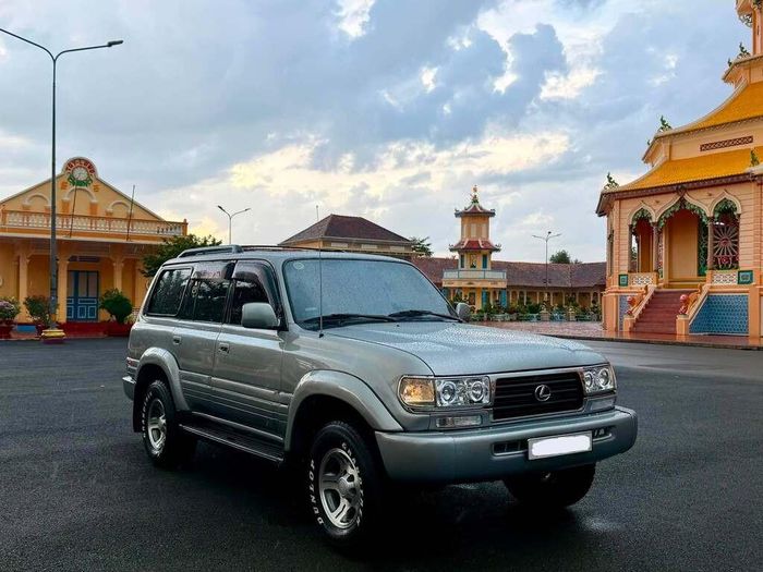 Chiếc LX450 đời 1997 là phiên bản cuối vòng đời. 