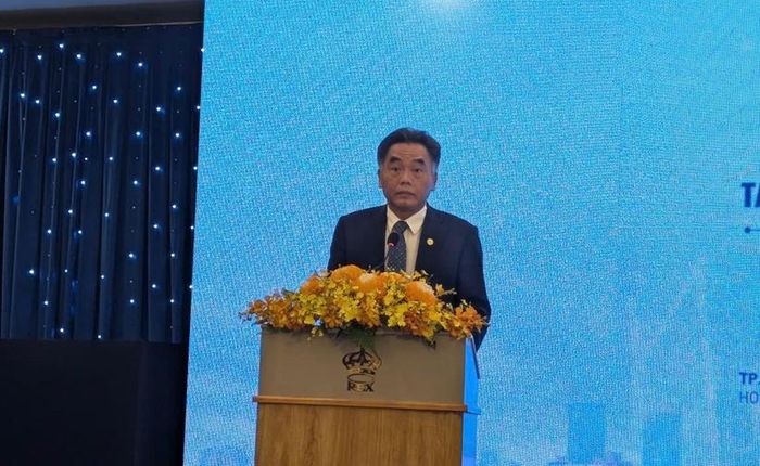 Phó Chủ tịch Thường trực UBND TP Hồ Chí Minh Nguyễn Lộc Hà chia sẻ định hướng phát triển hệ thống logistics hiện đại gắn với vai trò trung tâm kinh tế, thương mại và cửa ngõ giao thương của khu vực phía Nam. (Ảnh: Hà Trang/CTTĐTTPHCM)