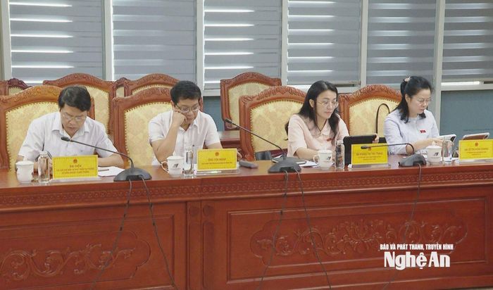 Lãnh đạo các sở, ngành tham dự buổi làm việc. Ảnh: Xuân Hướng
