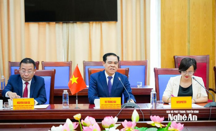 Chủ tịch UBND tỉnh Võ Trọng Hải phát biểu tại cuộc làm việc. Ảnh: TL