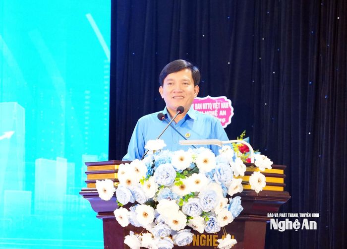 Đồng chí Nguyễn Xuân Hùng - Phó Chủ tịch Tổng Liên đoàn Lao động Việt Nam phát biểu chỉ đạo tại hội nghị. Ảnh: Mai Hương