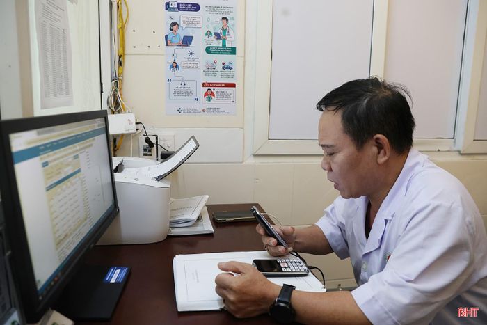 Mỗi ngày, các thành viên Tổ trực cấp cứu ngoại viện của BVĐK tỉnh phải tiếp nhận từ 100 - 200 cuộc gọi không vì mục đích cấp cứu.
