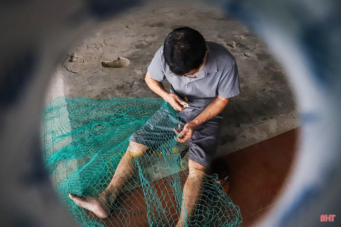  Ngày nay, nghề kết, vá lưới dần ít người theo đuổi. Ở thôn Hoàng Càn, ông Lại Thế Sơn hiện là người duy nhất còn bền bỉ với công việc này. Dẫu lặng lẽ và ít được nhắc đến nhưng nghề của ông vẫn đóng vai trò quan trọng trong hoạt động khai thác của ngư dân địa phương. 