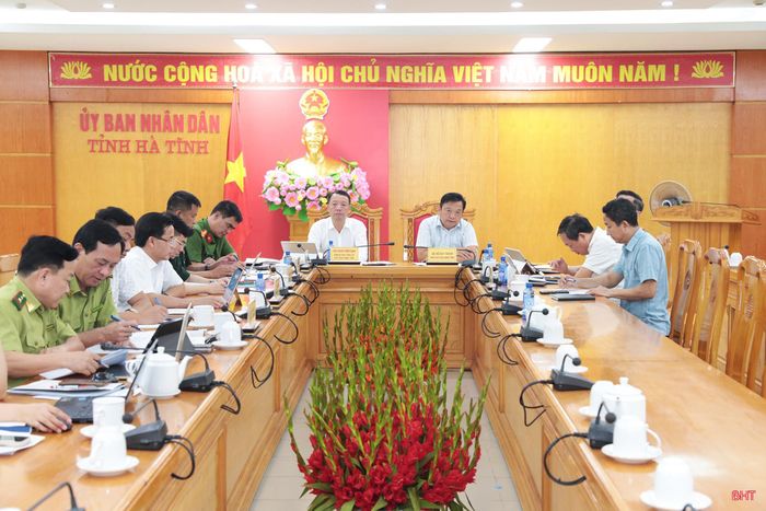 Các đại biểu tham dự ở điểm cầu UBND tỉnh.