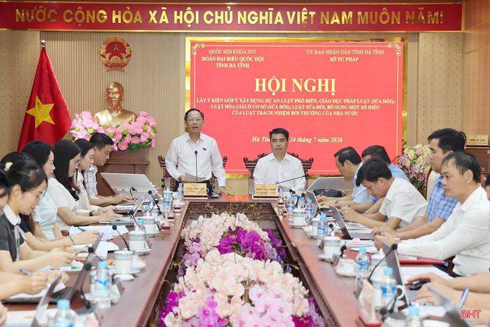Toàn cảnh hội nghị.