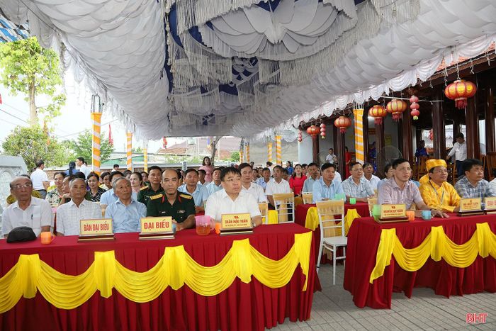  Lễ giỗ có sự tham dự của đông đảo bà con nhân dân trên địa bàn. 