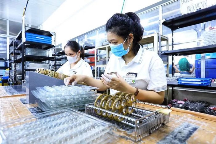GDP 6 tháng đầu năm của cả nước tăng 8,18% là kết quả tích cực, nhưng mục tiêu tăng trưởng ít nhất 10% cả năm là nhiệm vụ rất thách thức. (Ảnh: Vietnam+)