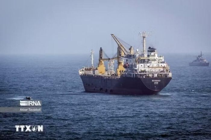 Tàu thuyền di chuyển trên Biển Đỏ. (Ảnh: IRNA/TTXVN)