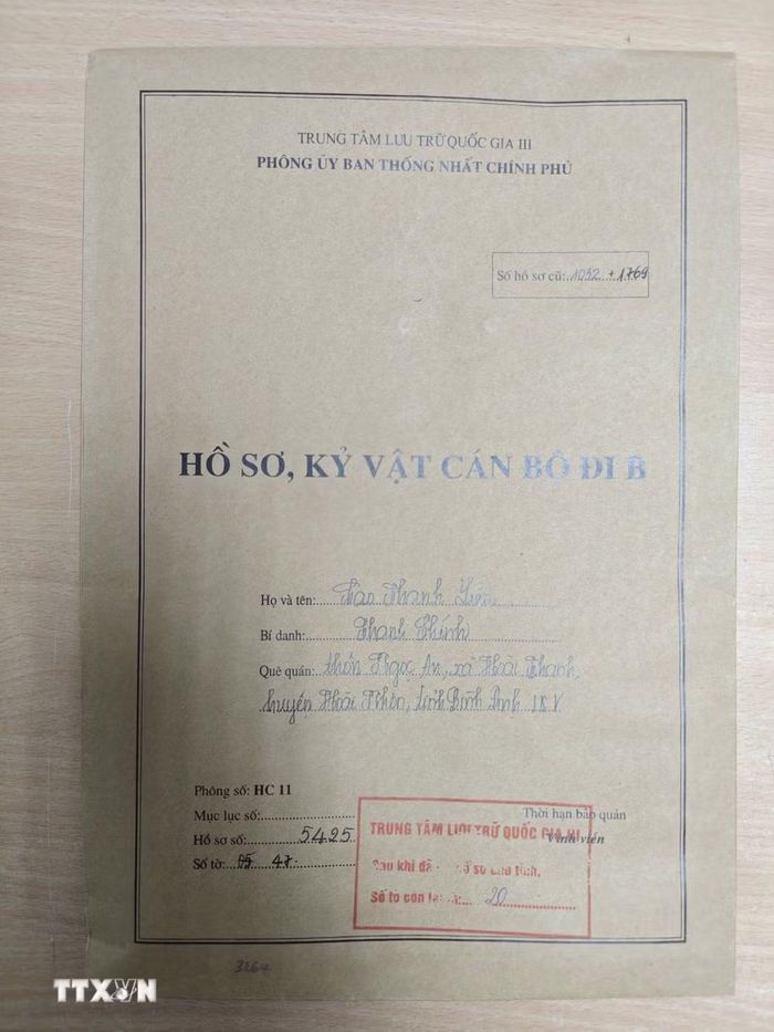 Những di vật, hồ sơ của cán bộ đi B trong đợt trao trả lần này. (Ảnh: Sỹ Thắng/TTXVN)