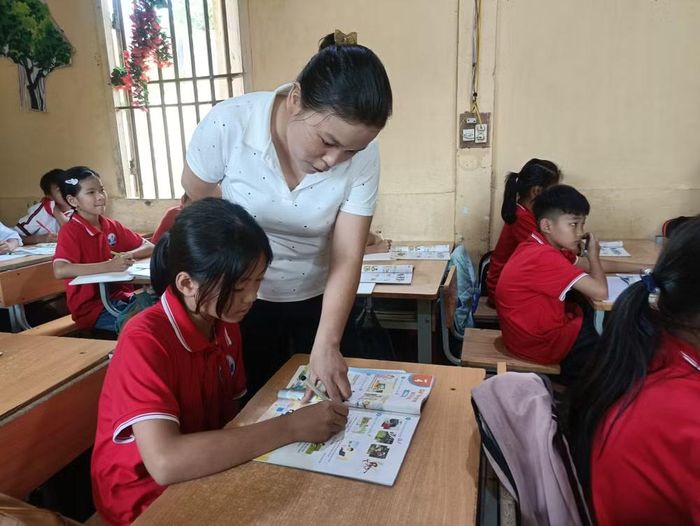 Bộ trưởng yêu cầu giải phóng sức lao động thực chất cho giáo viên và tối ưu nguồn lực. (Ảnh: PV/Vietnam+)