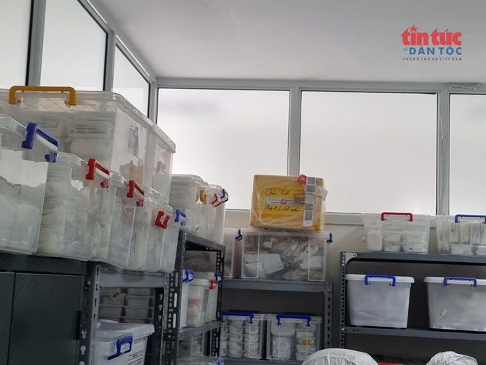 Trung tâm đang lưu hơn 10.000 mẫu ADN hài cốt liệt sĩ trên cả nước.