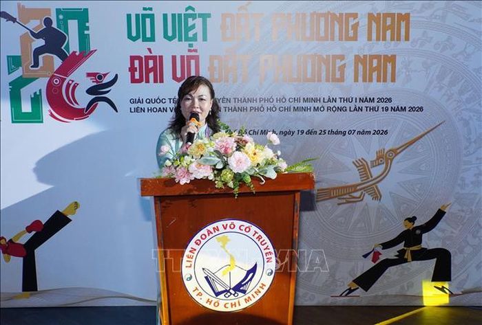 Võ sư cao cấp Hà Thị Yến Oanh, Phó Chủ tịch Liên đoàn Võ thuật Cổ truyền Việt Nam, Chủ tịch kiêm Trưởng ban chuyên môn Liên đoàn Võ cổ truyền TP. Hồ Chí Minh phát biểu tại buổi lễ.