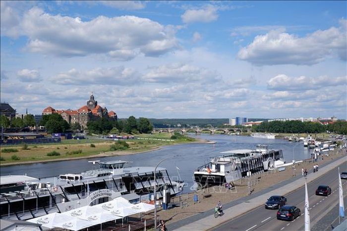 Dòng sông Elbe chảy qua Dresden không chỉ là một mạch giao thông tự nhiên mà còn là nguồn cảm hứng nghệ thuật lớn nhất tạo nên vẻ đẹp cho thành phố. Ảnh: Thùy Linh/Pv TTXVN tại Đức