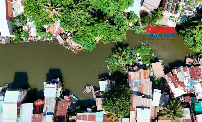 Rạch Văn Thánh dài hơn 2 km, trong đó tuyến rạch chính dài 1.965m (từ đường Võ Oanh đến kênh Nhiêu Lộc - Thị Nghè) và tuyến rạch nhánh dài 275m sẽ được cải tạo, chỉnh trang nhằm cải thiện bộ mặt đô thị khu vực trung tâm thành phố.