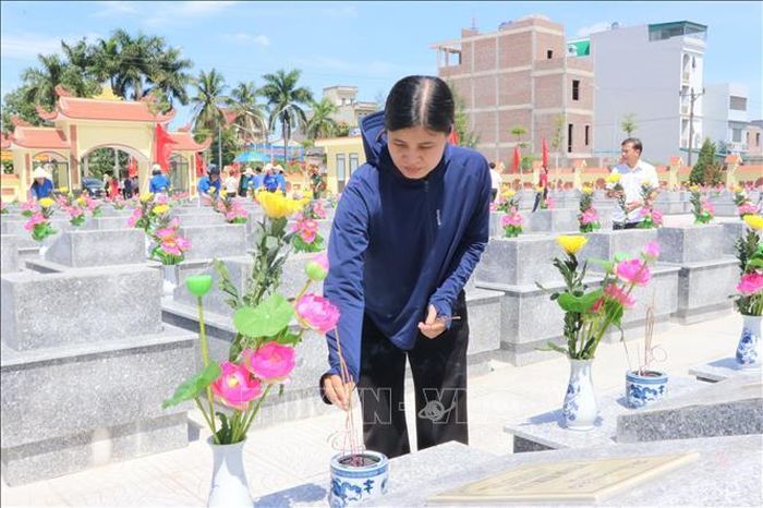 Nghĩa trang Liệt sĩ Tân Việt, xã Hà Bắc, thành phố Hải Phòng, sau khi nâng cấp trở nên khang trang thể hiện sự tri ân của thế hệ hôm nay với những Anh hùng liệt sĩ đã hy sinh xương máu vì độc lập, tự do của Tổ quốc.
