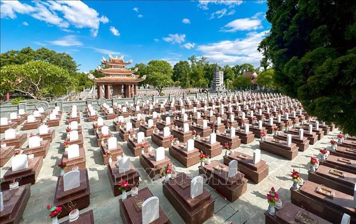 Nghĩa trang Liệt sĩ Quốc gia Trường Sơn, nơi yên nghỉ của 10.263 Anh hùng liệt sĩ đã ngã xuống trên tuyến đường Hồ Chí Minh huyền thoại. Ảnh: Nguyên Linh/TTXVN