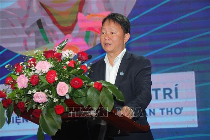 PGS.TS Văn Phạm Đăng Trí, Viện trưởng Viện Mekong, Đại học Cần Thơ, phát biểu tại Hội thảo.