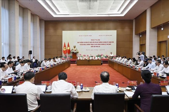 Hội nghị Ban Thường vụ Đảng ủy Quốc hội và Ban Thường vụ Đảng ủy Chính phủ về nội dung, chương trình Kỳ họp không thường lệ thứ nhất, Quốc hội khóa XVI. Ảnh: Doãn Tấn/TTXVN