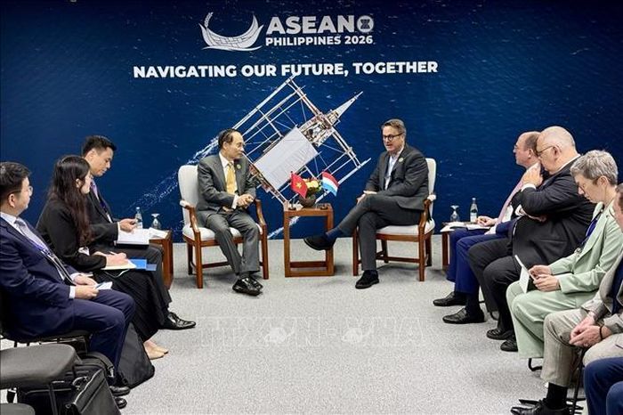 Quang cảnh cuộc gặp giữa Bộ trưởng Ngoại giao Lê Hoài Trung và Phó Thủ tướng, Bộ trưởng Ngoại giao Luxembourg Xavier Bettel.