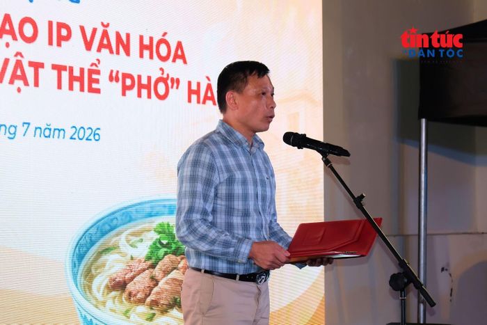 Phó Giám đốc Cơ quan Báo và Phát thanh, Truyền hình Hà Nội Nguyễn Thành Lợi phát biểu tại sự kiện.