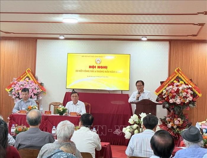 Nghệ sĩ Nhân dân Vương Duy Biên, Chủ tịch Hiệp hội Phát triển Công nghiệp Văn hóa Việt Nam phát biểu.