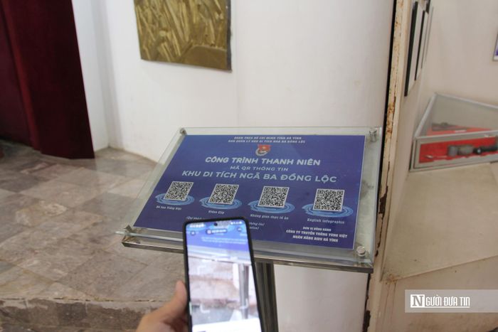 Bên cạnh đó, Đoàn TNCS Hồ Chí Minh tỉnh Hà Tĩnh phối hợp với các đơn vị cũng triển khai đặt các bảng gắn mã QR qua công nghệ VR360 sẽ giúp du khách tìm hiểu đầy đủ thông tin về Ngã ba Đồng Lộc. Bên trong là dữ liệu, hình ảnh, video giới thiệu về lịch sử và câu chuyện của “địa chỉ đỏ”.