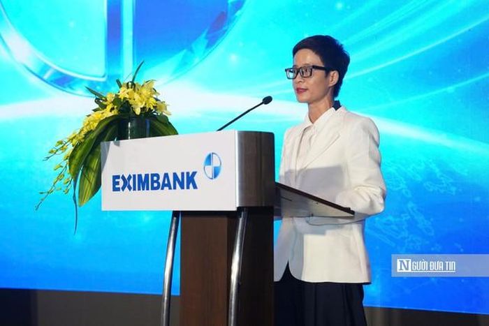 Chủ tịch HĐQT Eximbank Phạm Thị Huyền Trang chia sẻ tại Đại hội,